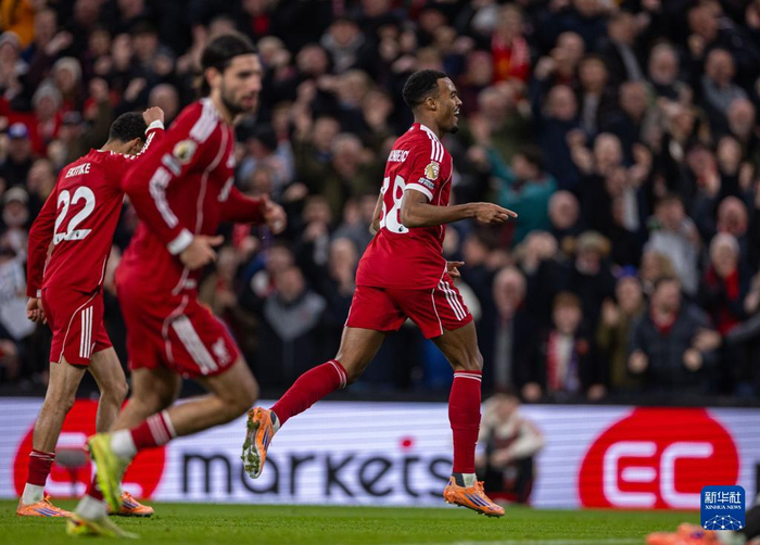 冲刺阶段英超传出新动向；阿斯顿维拉造点机会；管理层表态——质疑声仍在；年轻球员得到机会的简单介绍爱游戏