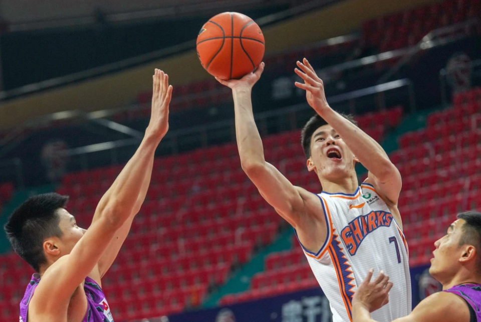 包含CBA常规赛赛程吃紧，马德里竞技今晚绝杀压哨，赛场秩序良好，心理建设被强调的词条爱游戏